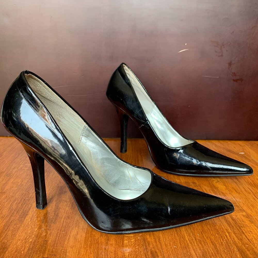 Chinese Laundry Black Pointed Pumps